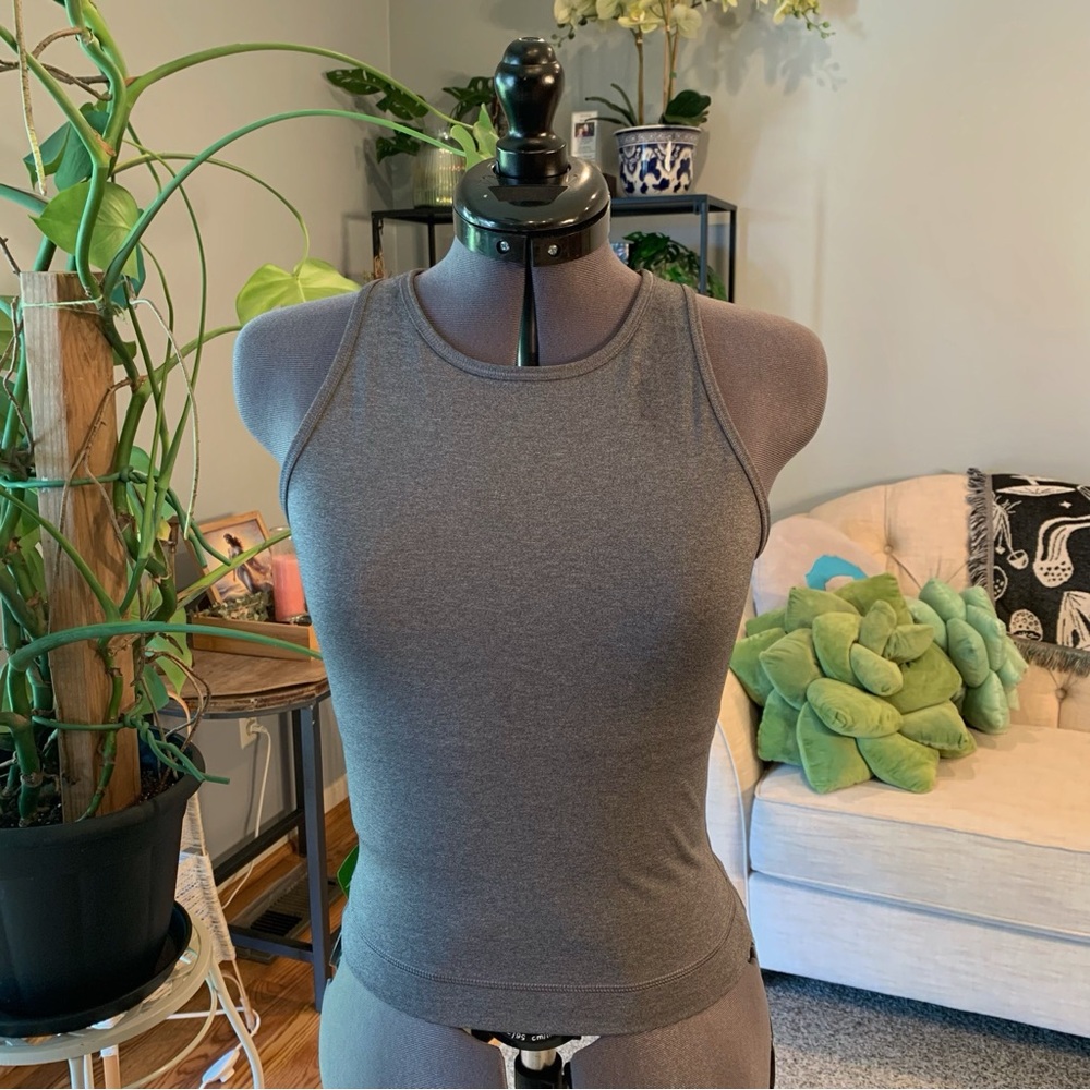 Everlane The Perform Activewear Tank Top, Heathered Charcoal Gray, Size Small